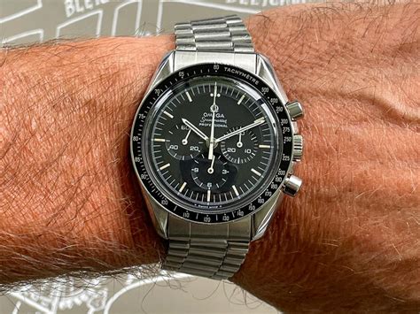 omega speedmaster professional lug to lug